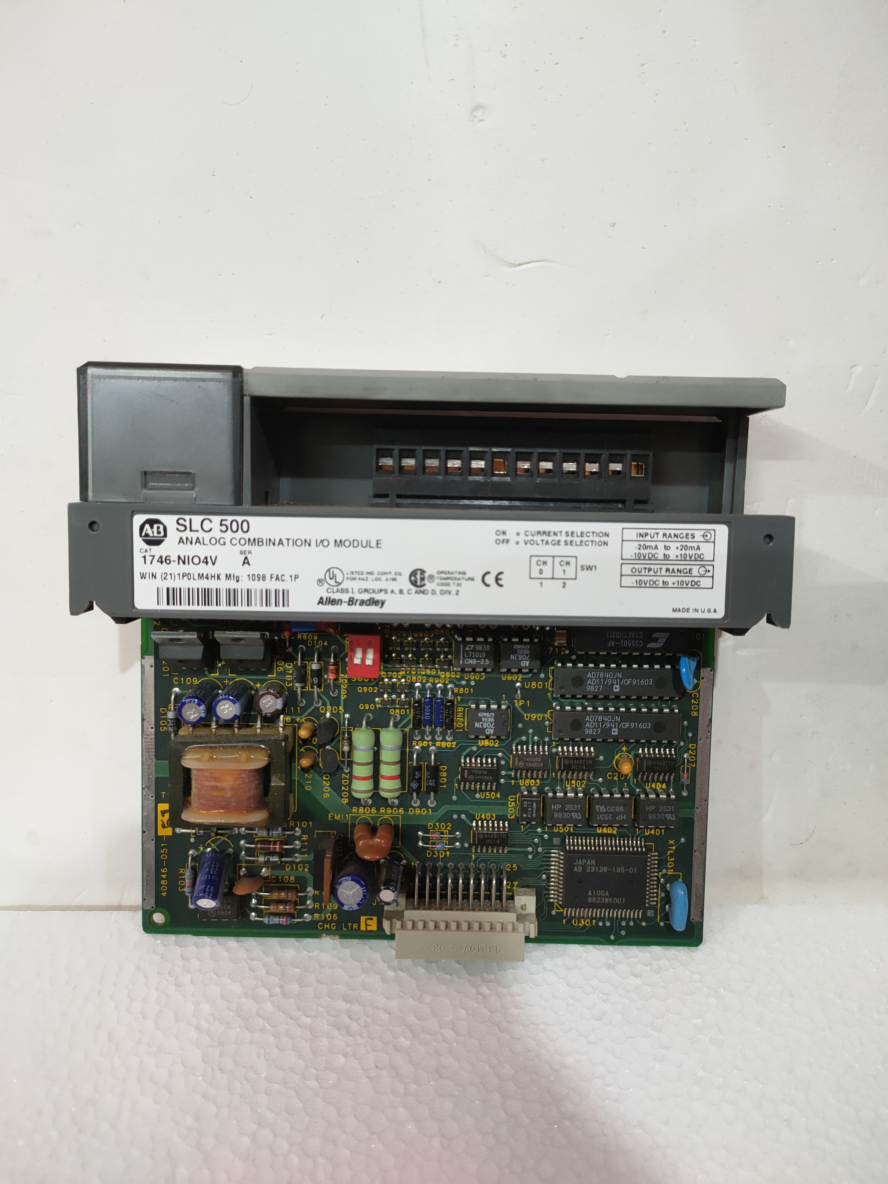 ALLEN-BRADLEY1746-NIO4V ANALOG INPUT/OUTPUT MODULE